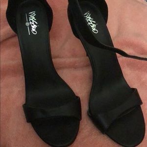 Black Heels 💐 Brand: Mossimo